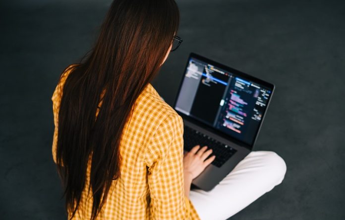 Ingin Memakai Dark Mode pada Web Design Ikuti Dulu 4 Tipsnya!